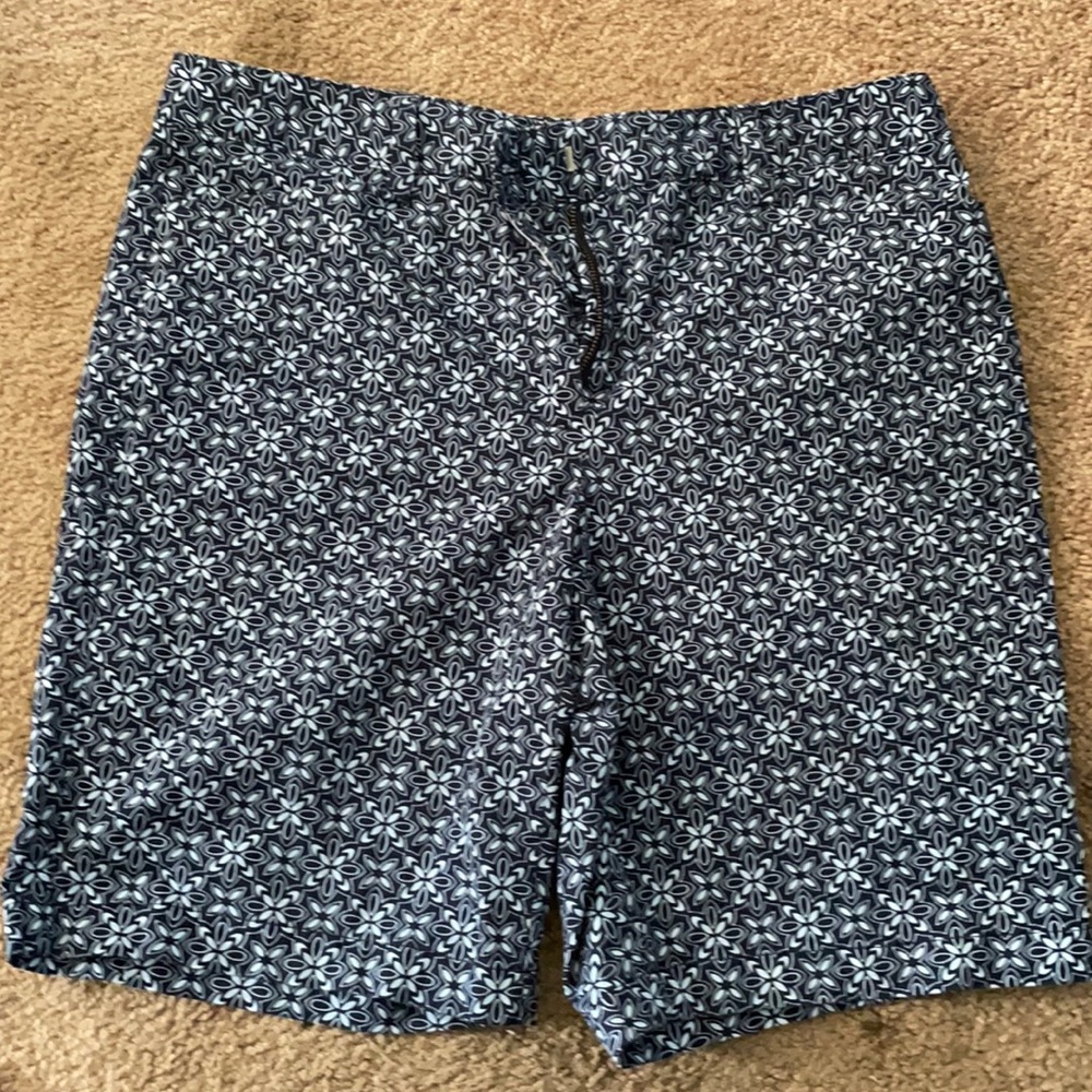 Lands End shorts! 2 pairs.side and back pockets.